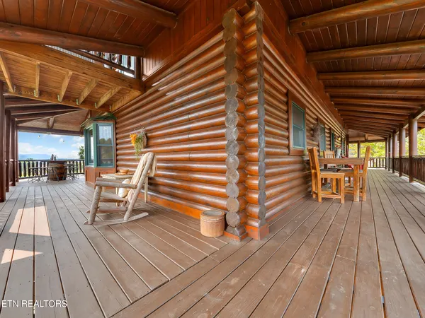 $849,999 | 838 Pinnacle Drive, Dandridge, TN 37725