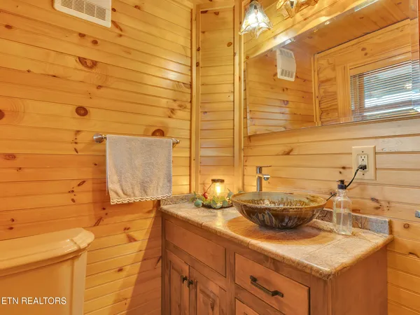 $849,999 | 838 Pinnacle Drive, Dandridge, TN 37725