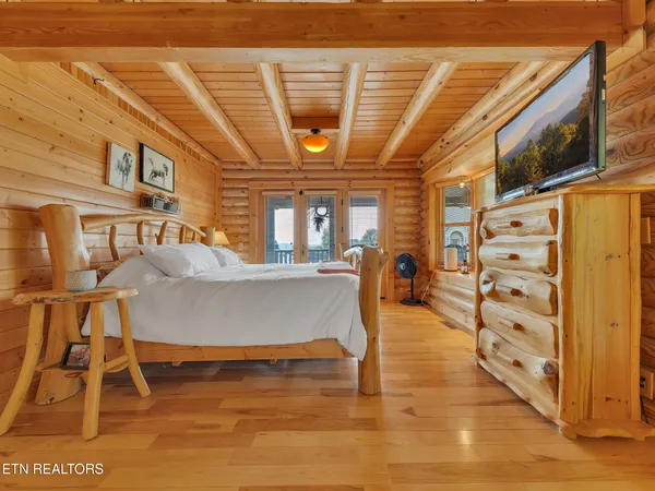 $849,999 | 838 Pinnacle Drive, Dandridge, TN 37725