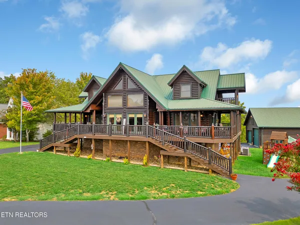 $849,999 | 838 Pinnacle Drive, Dandridge, TN 37725