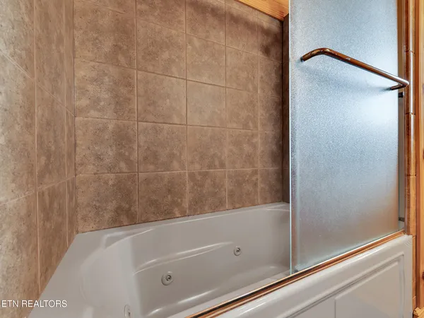 $849,999 | 838 Pinnacle Drive, Dandridge, TN 37725