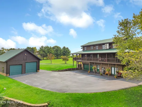 $849,999 | 838 Pinnacle Drive, Dandridge, TN 37725