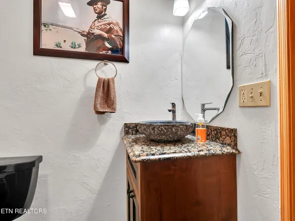 $849,999 | 838 Pinnacle Drive, Dandridge, TN 37725