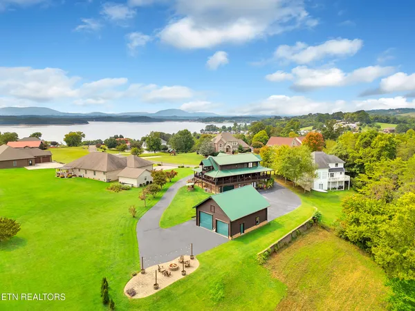 $849,999 | 838 Pinnacle Drive, Dandridge, TN 37725