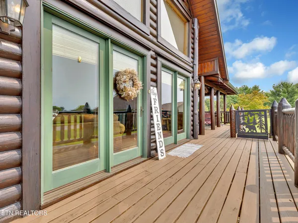 $849,999 | 838 Pinnacle Drive, Dandridge, TN 37725