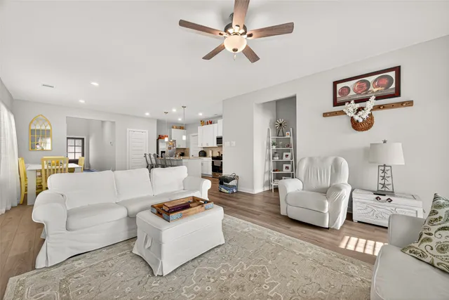 $299,900 | 16632 Sterling Clf Street, Conroe, TX 77302