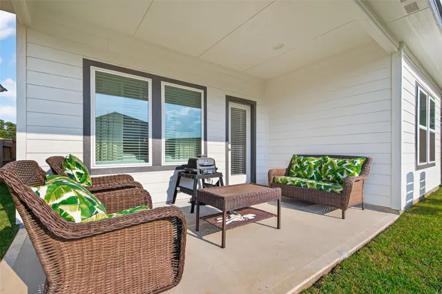 $299,900 | 16632 Sterling Clf Street, Conroe, TX 77302