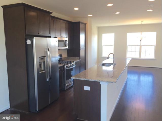 5902 Jefferson Commons Way Frederick, MD 21703 - Photo 2 of 10 Kitchen