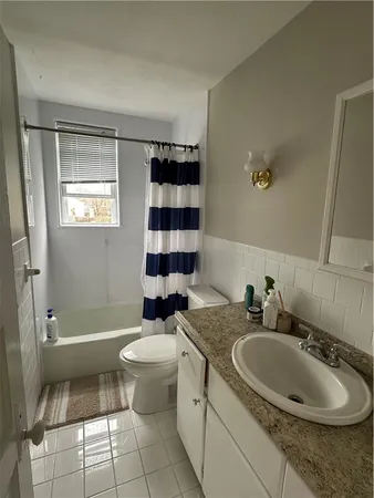 $3,000 | 29 Prospect Street, Unit 3, Bristol, RI 02809