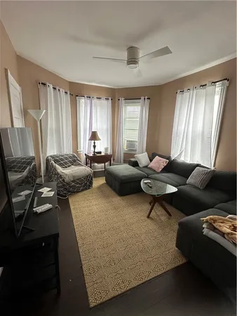 $3,000 | 29 Prospect Street, Unit 3, Bristol, RI 02809