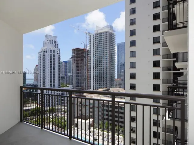 $775,000 | 999 Southwest 1st Avenue, Unit 2016, Miami, FL 33130