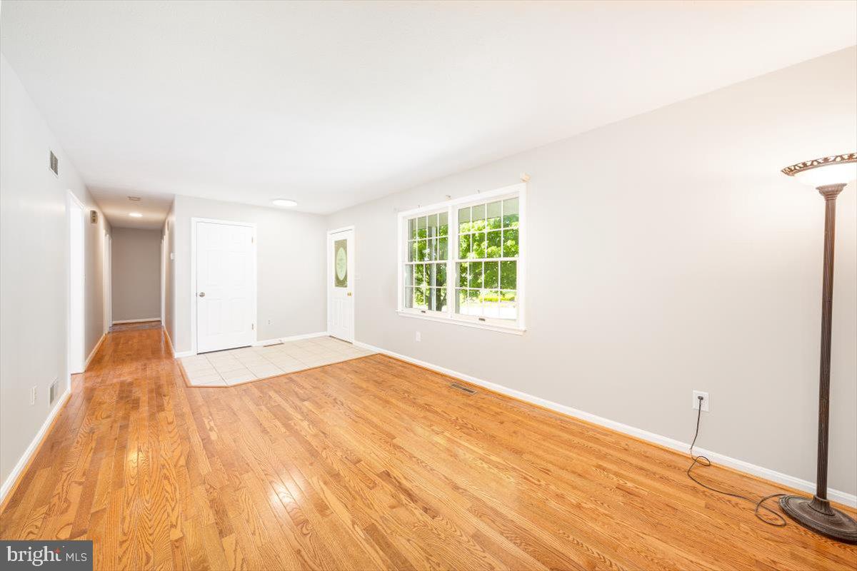 1013 Uniontown Road Westminster, MD 21158 - Photo 11 of 45 Living Room
