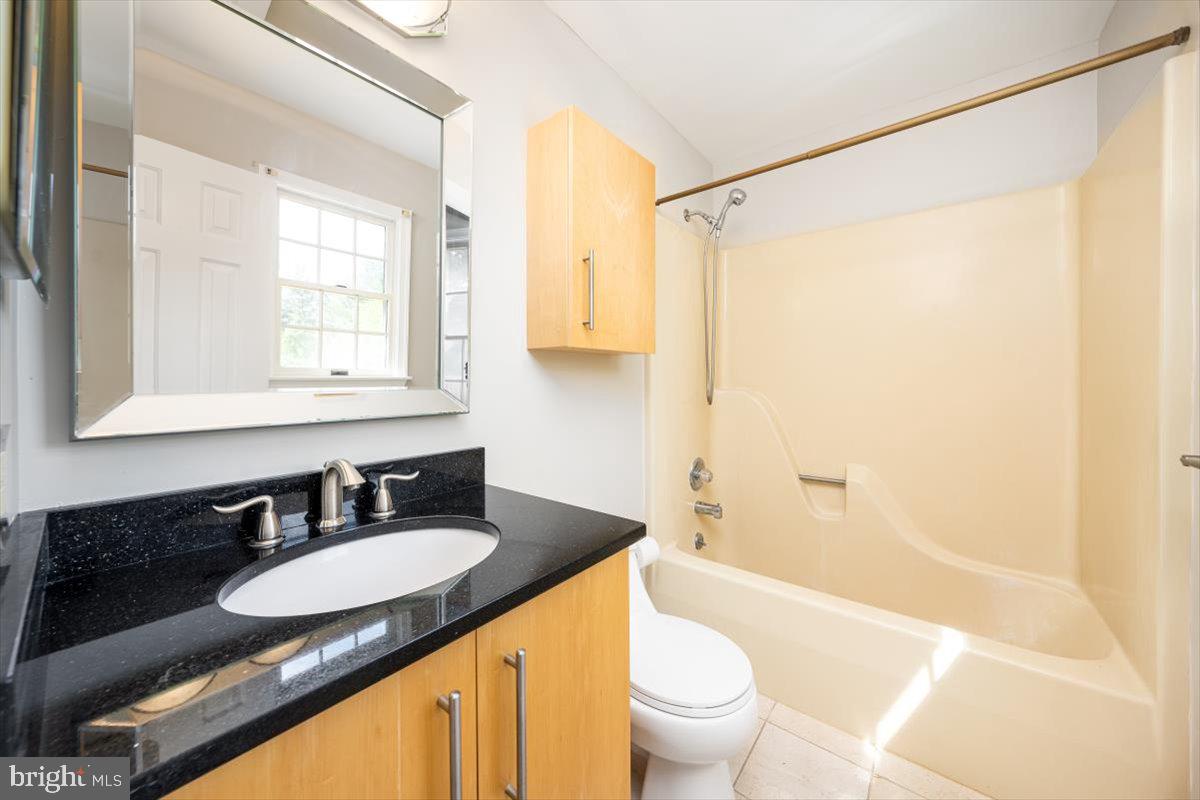 1013 Uniontown Road Westminster, MD 21158 - Photo 23 of 45 Primary Full Bath