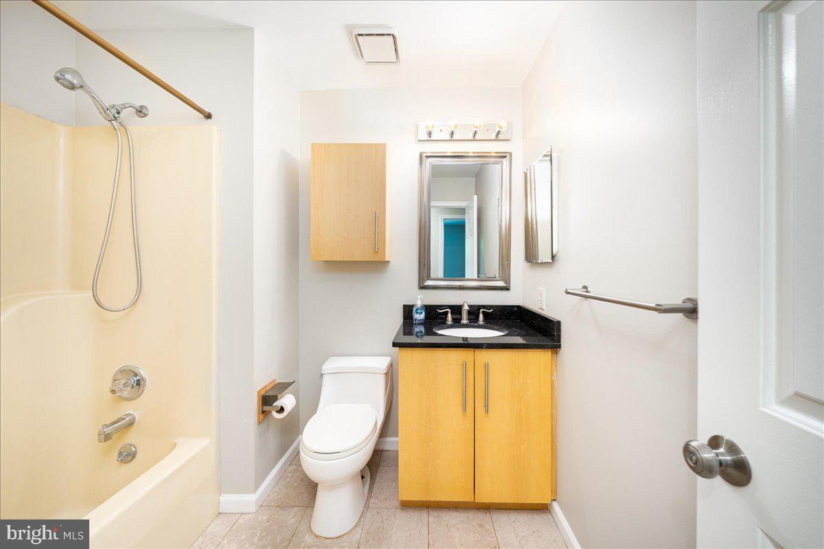 1013 Uniontown Road Westminster, MD 21158 - Photo 27 of 45 Hall Bath