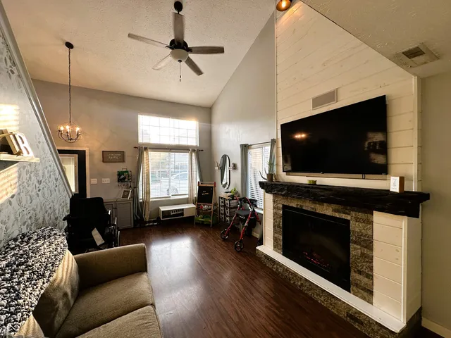 $235,000 | 6588 Dunsdin Drive, Plainfield, IN 46168