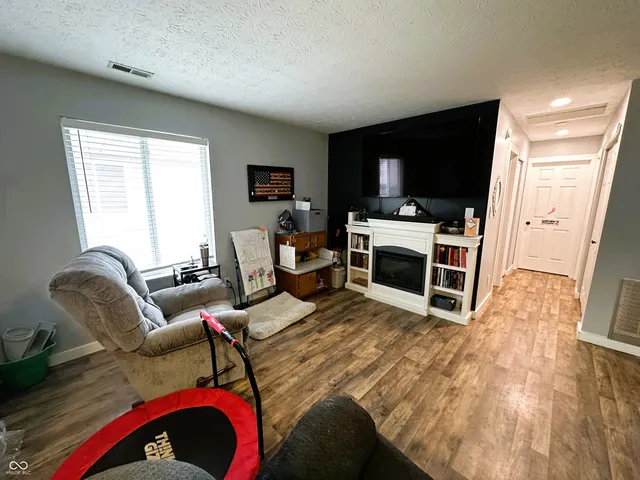 $235,000 | 6588 Dunsdin Drive, Plainfield, IN 46168