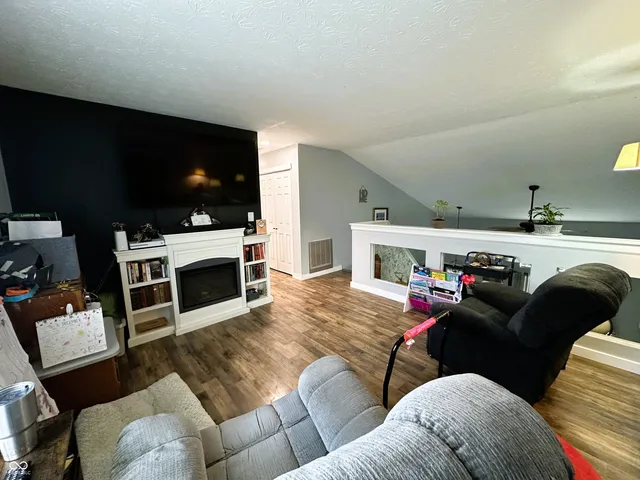 $235,000 | 6588 Dunsdin Drive, Plainfield, IN 46168