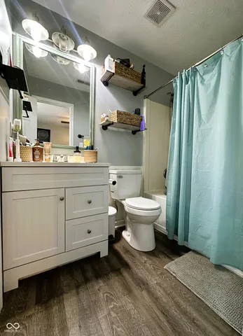 $235,000 | 6588 Dunsdin Drive, Plainfield, IN 46168