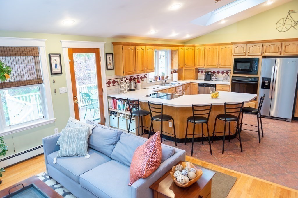15 Estabrook Road Quincy, MA 02170 - Photo 5 of 26 Gallery Image 5