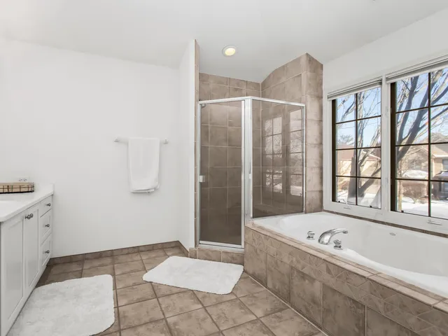 $949,000 | 2008 Jordan Terrace, Buffalo Grove, IL 60089