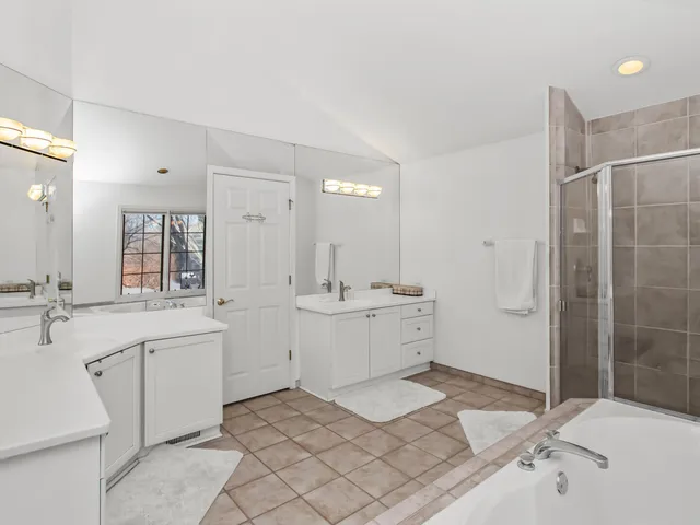 $949,000 | 2008 Jordan Terrace, Buffalo Grove, IL 60089