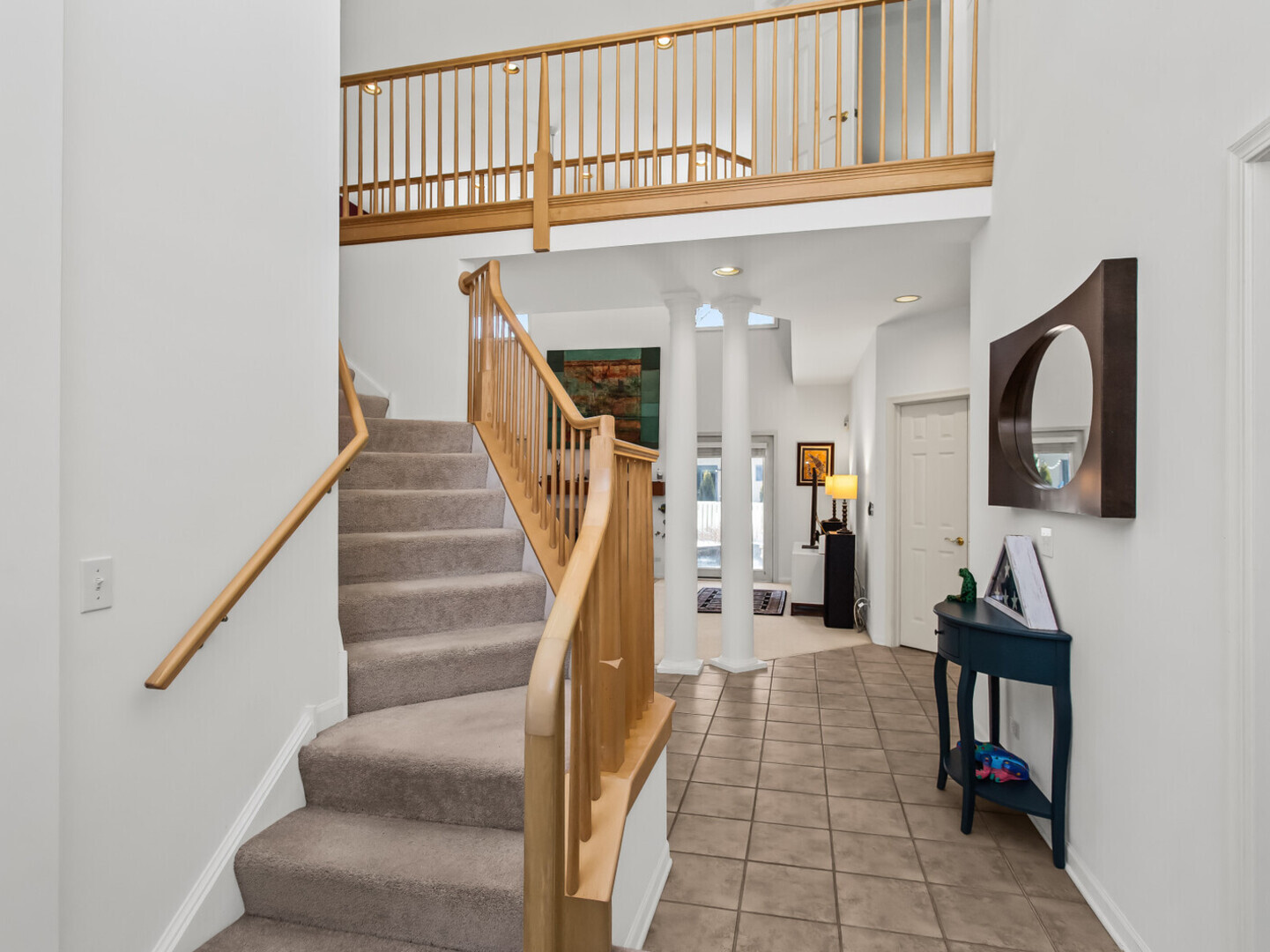2008 Jordan Terrace Buffalo Grove, IL 60089 - Photo 2 of 33 a view of entryway and hall