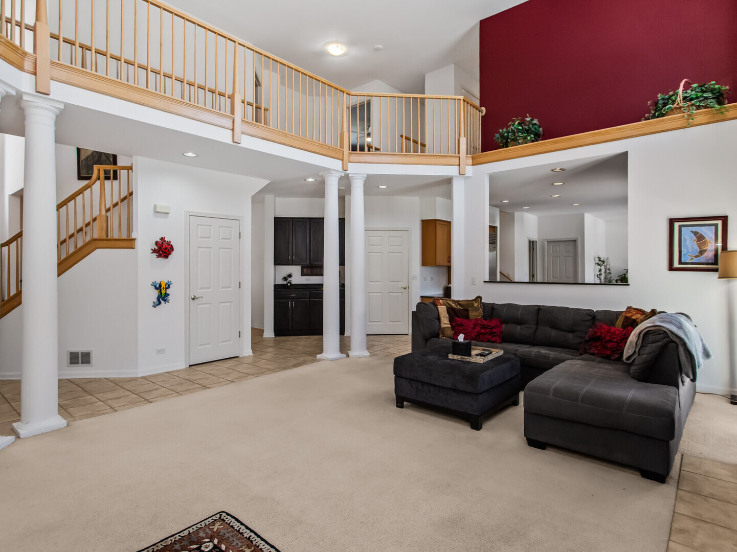 2008 Jordan Terrace Buffalo Grove, IL 60089 - Photo 3 of 33 a living room with furniture