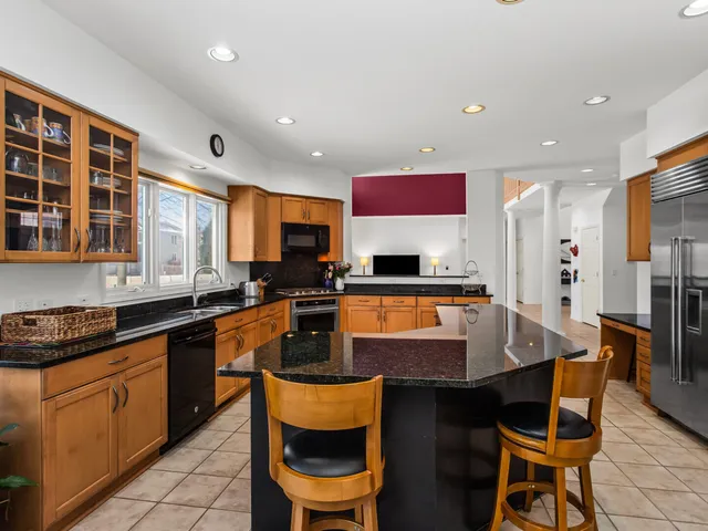 $949,000 | 2008 Jordan Terrace, Buffalo Grove, IL 60089