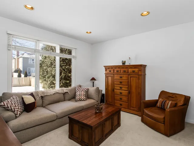 $949,000 | 2008 Jordan Terrace, Buffalo Grove, IL 60089