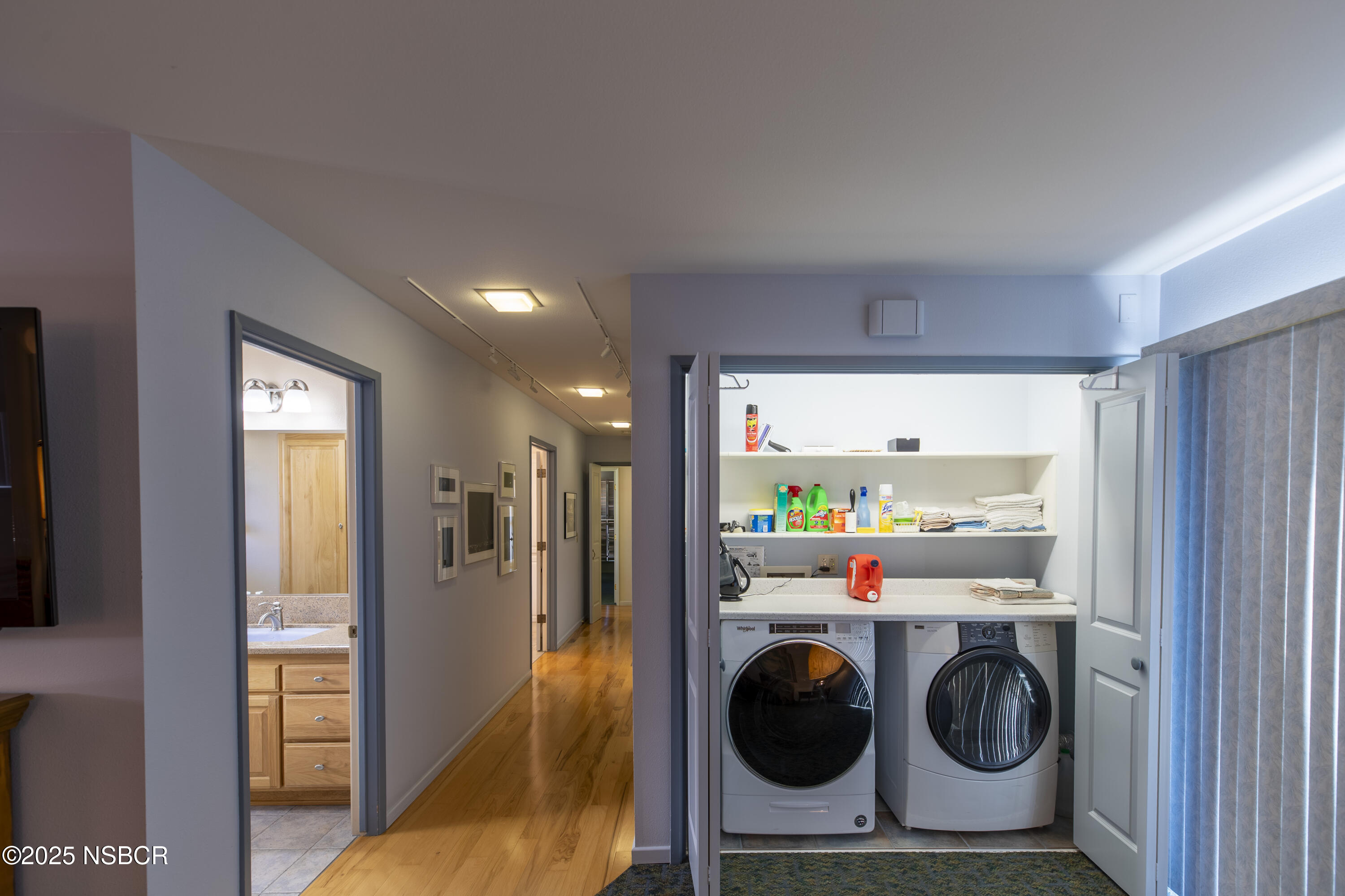 4490 Sirius Avenue Lompoc, CA 93436 - Photo 40 of 55 a utility room with dryer and washer