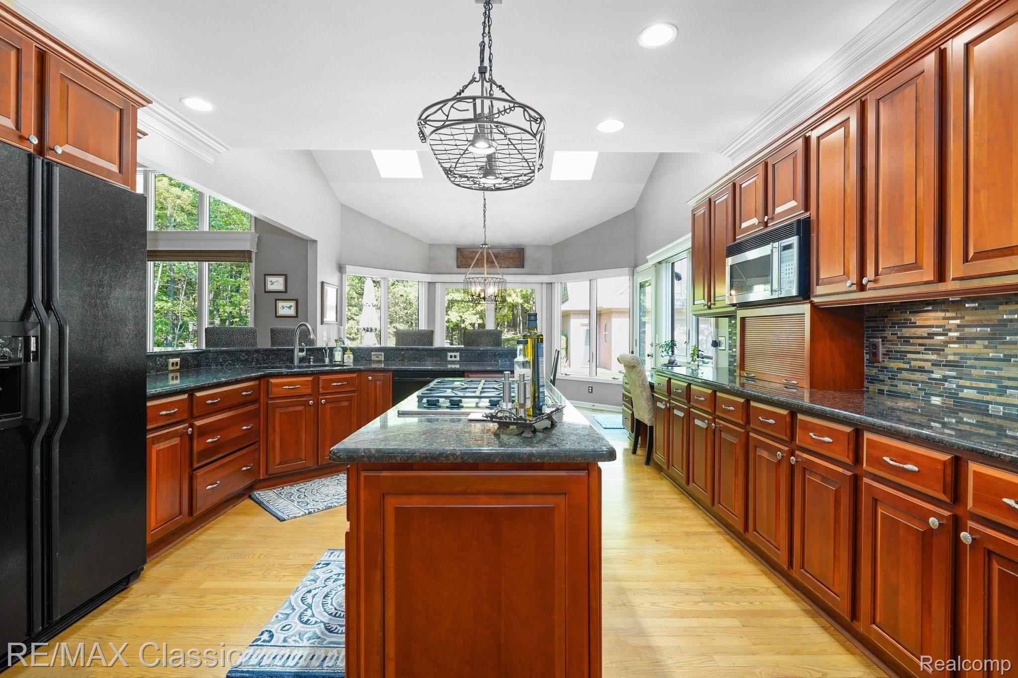 1352 Timber Ridge Court Milford, MI 48380 - Photo 15 of 77 Kitchen