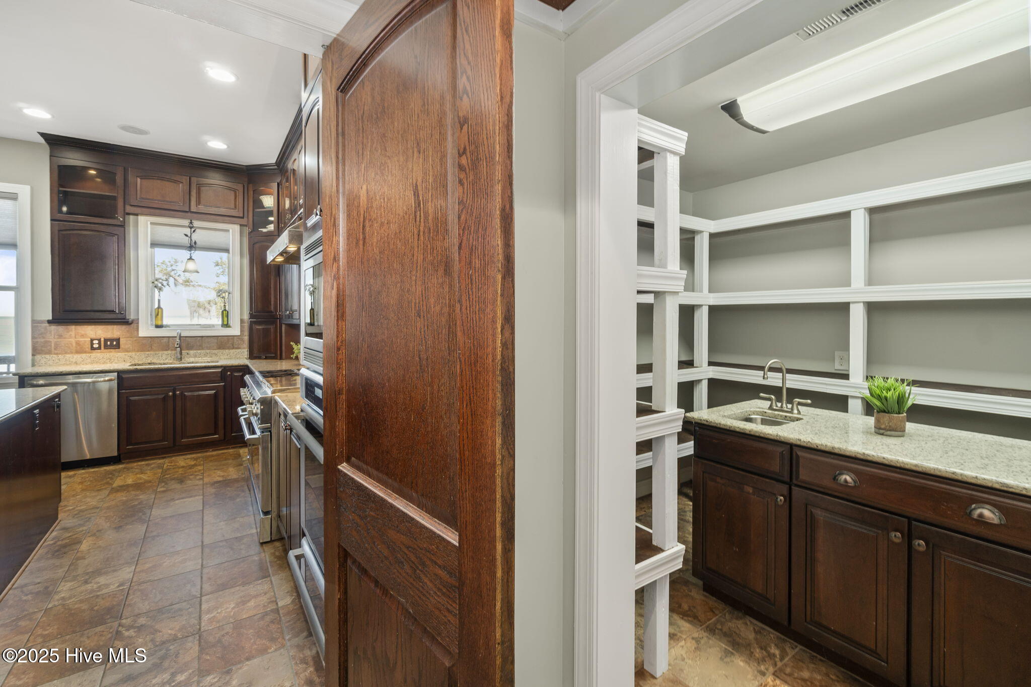 955 Becton Road Havelock, NC 28532 - Photo 21 of 57 Custom pantry off kitchen