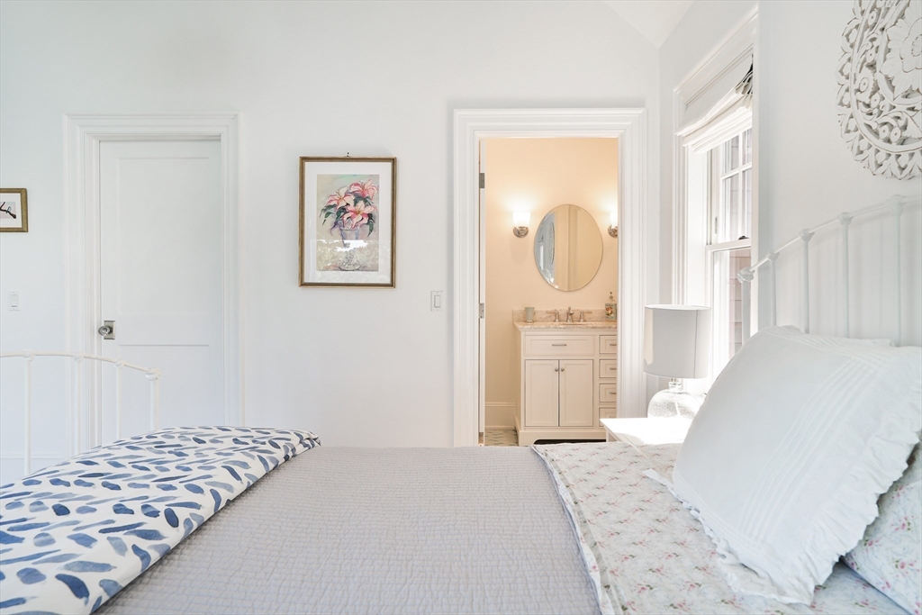 8 Paddock Road Oak Bluffs, MA 02557 - Photo 30 of 42