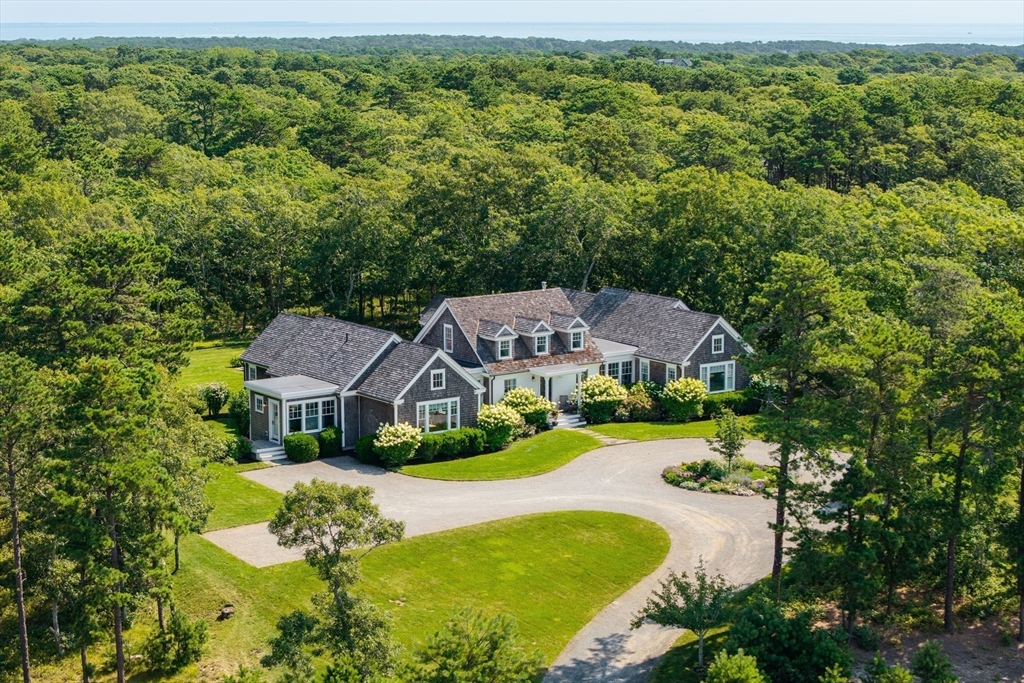 8 Paddock Road Oak Bluffs, MA 02557 - Photo 4 of 42