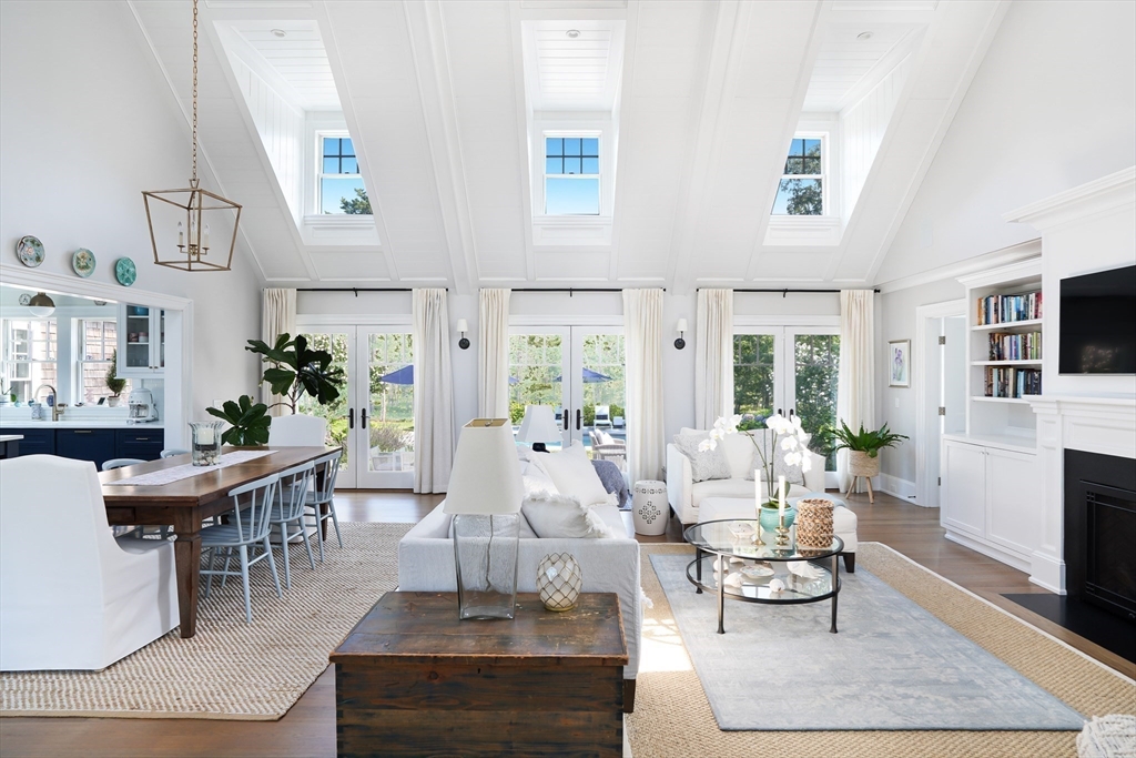 8 Paddock Road Oak Bluffs, MA 02557 - Photo 5 of 42