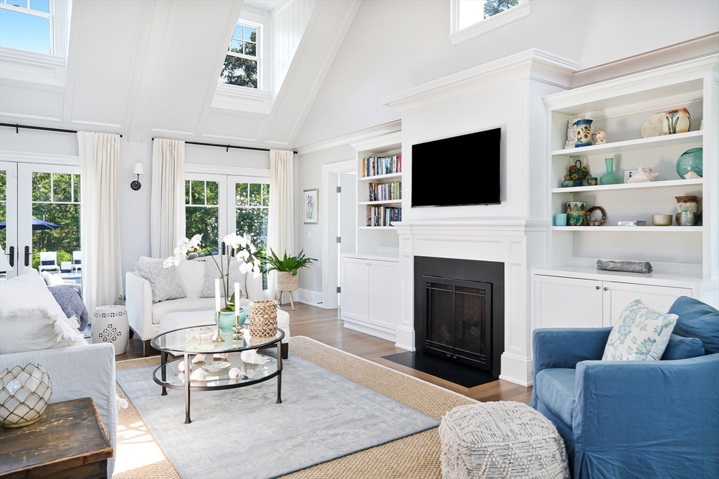 8 Paddock Road Oak Bluffs, MA 02557 - Photo 7 of 42