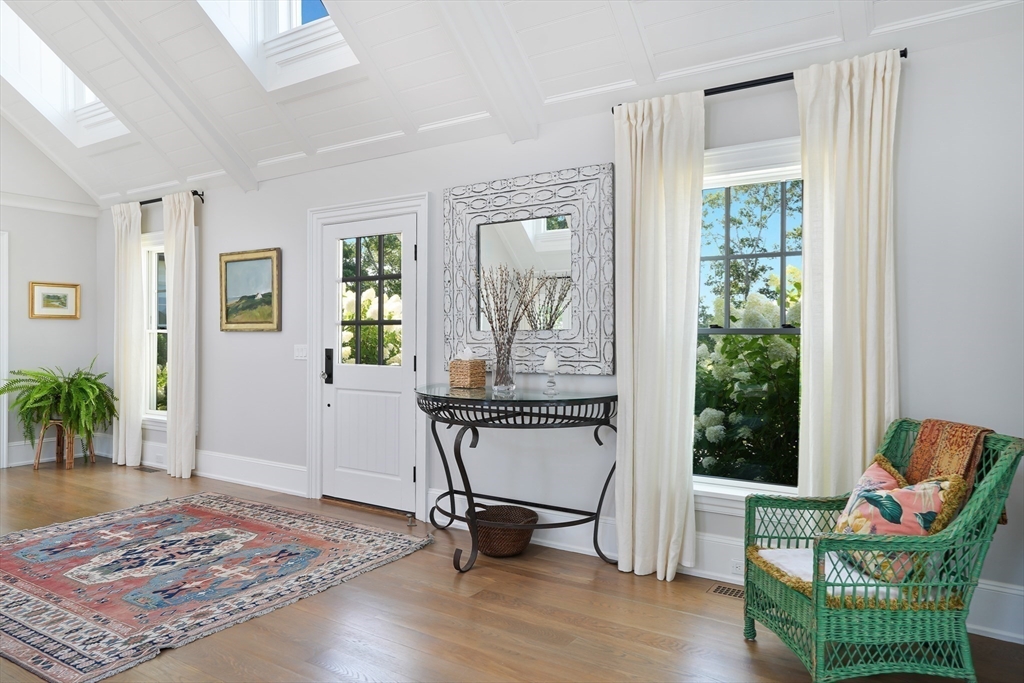 8 Paddock Road Oak Bluffs, MA 02557 - Photo 8 of 42