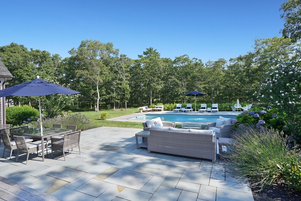 8 Paddock Road Oak Bluffs, MA 02557 - Photo 10 of 42