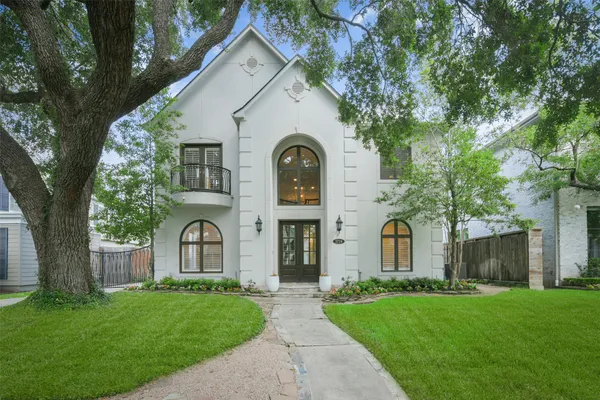 $10,000 | 3724 Wroxton Road, Houston, TX 77005