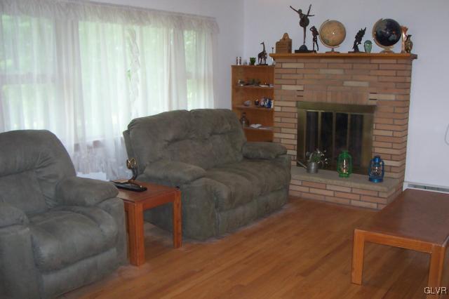 690 Long Lane Road Walnutport, PA 18088 - Photo 2 of 9 Gallery Image 2