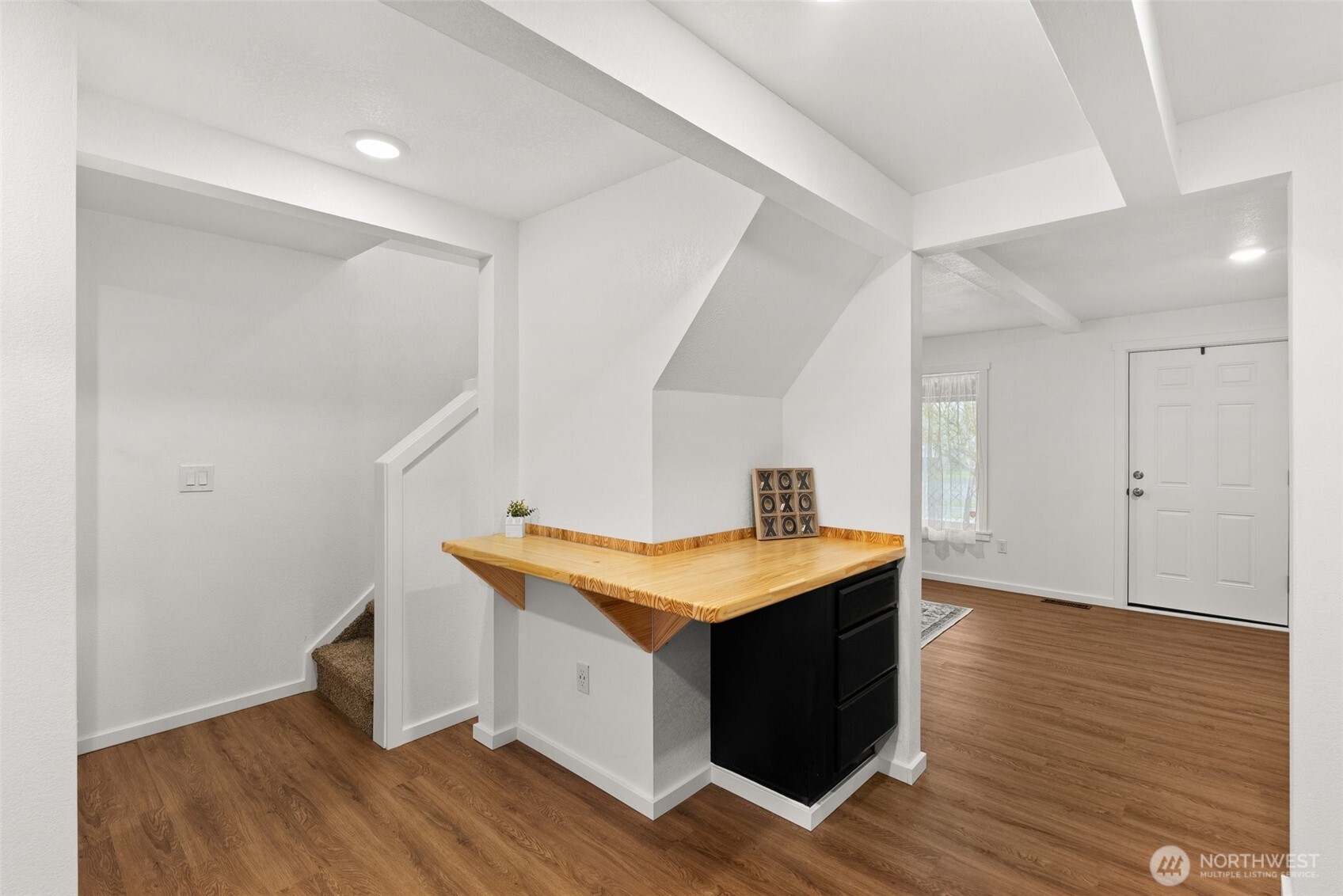 901 L Street Centralia, WA 98531 - Photo 10 of 28 a kitchen with a stove and wooden floor