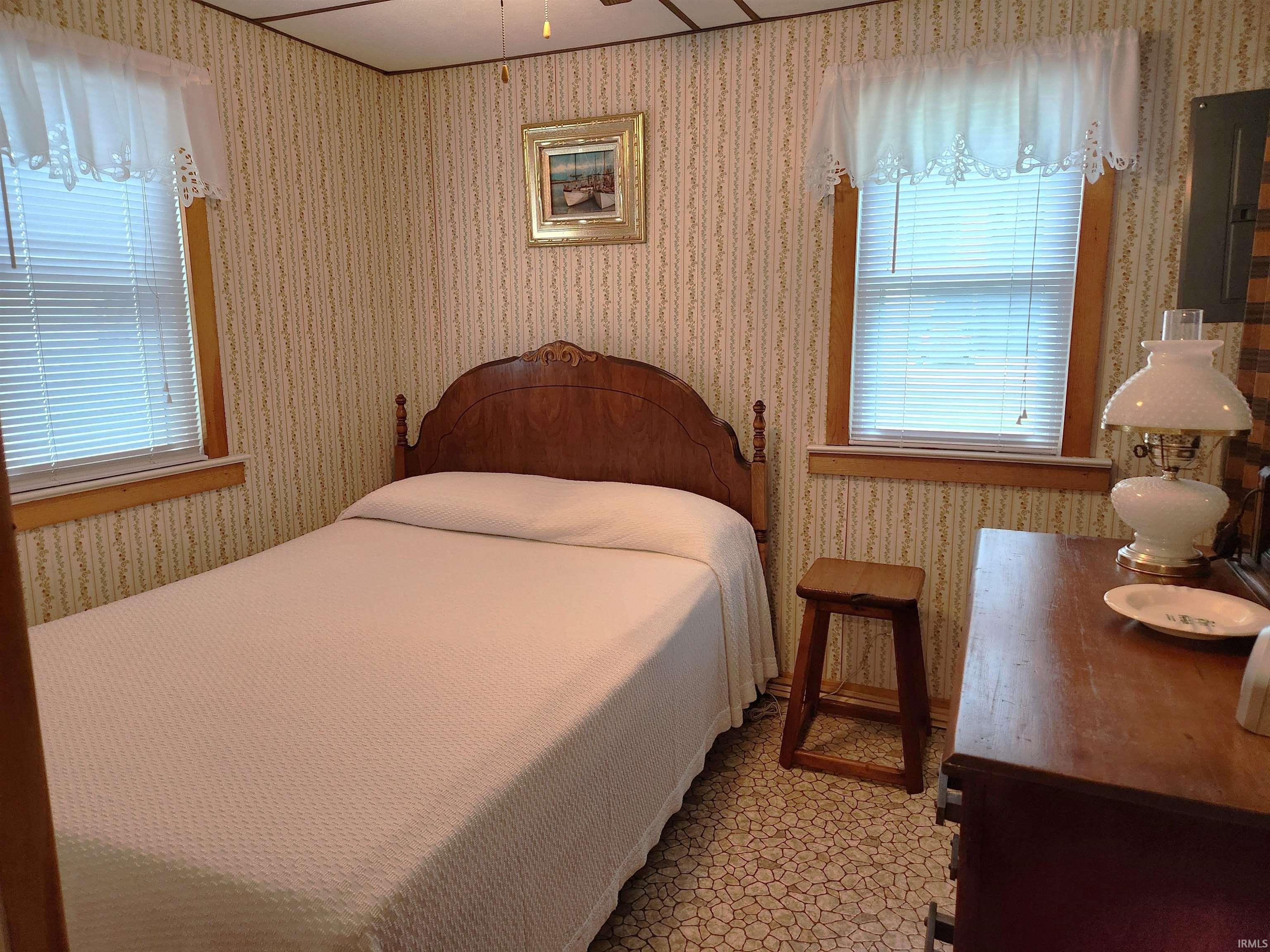 407 East Cable Lane Syracuse, IN 46567 - Photo 11 of 14