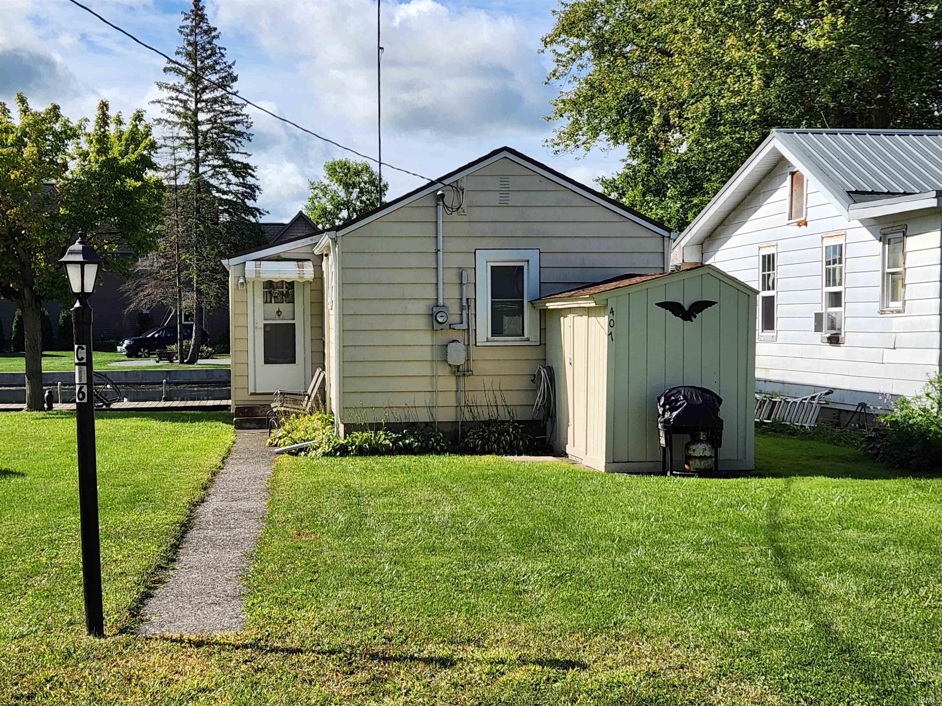 407 East Cable Lane Syracuse, IN 46567 - Photo 14 of 14