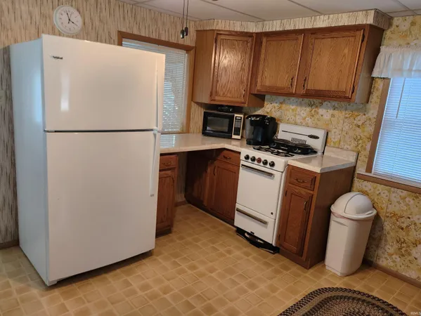 $295,000 | 407 East Cable Lane, Syracuse, IN 46567