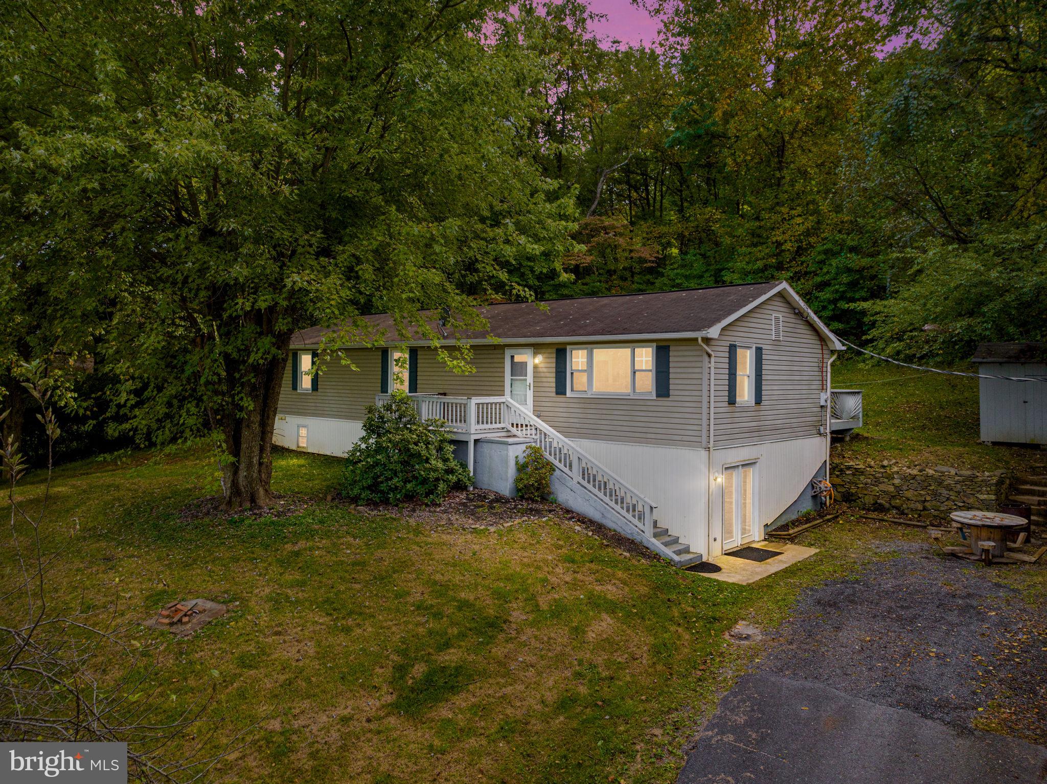 282 Creek Road Front Royal, VA 22630 - Photo 3 of 17 Gallery Image 3