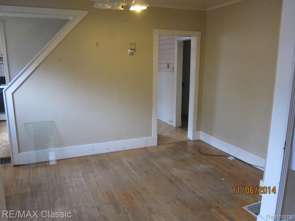 1465 Oxford Road Berkley, MI 48072 - Photo 4 of 12 DINING ROOM