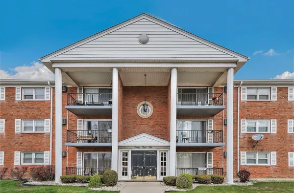 $1,850 | 4410 West 111th Street, Unit 302, Oak Lawn, IL 60453