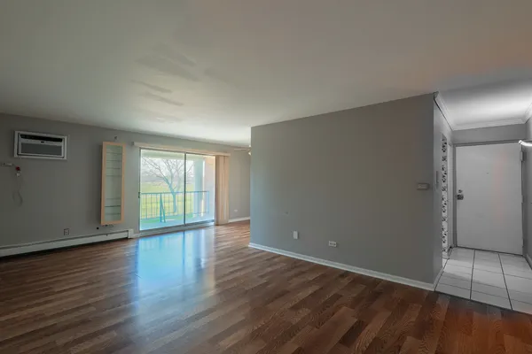 $1,850 | 4410 West 111th Street, Unit 302, Oak Lawn, IL 60453