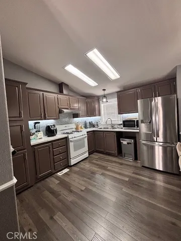 $160,000 | 7560 Woodman Place, Unit 75, Van Nuys, CA 91405