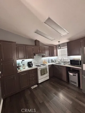 $160,000 | 7560 Woodman Place, Unit 75, Van Nuys, CA 91405